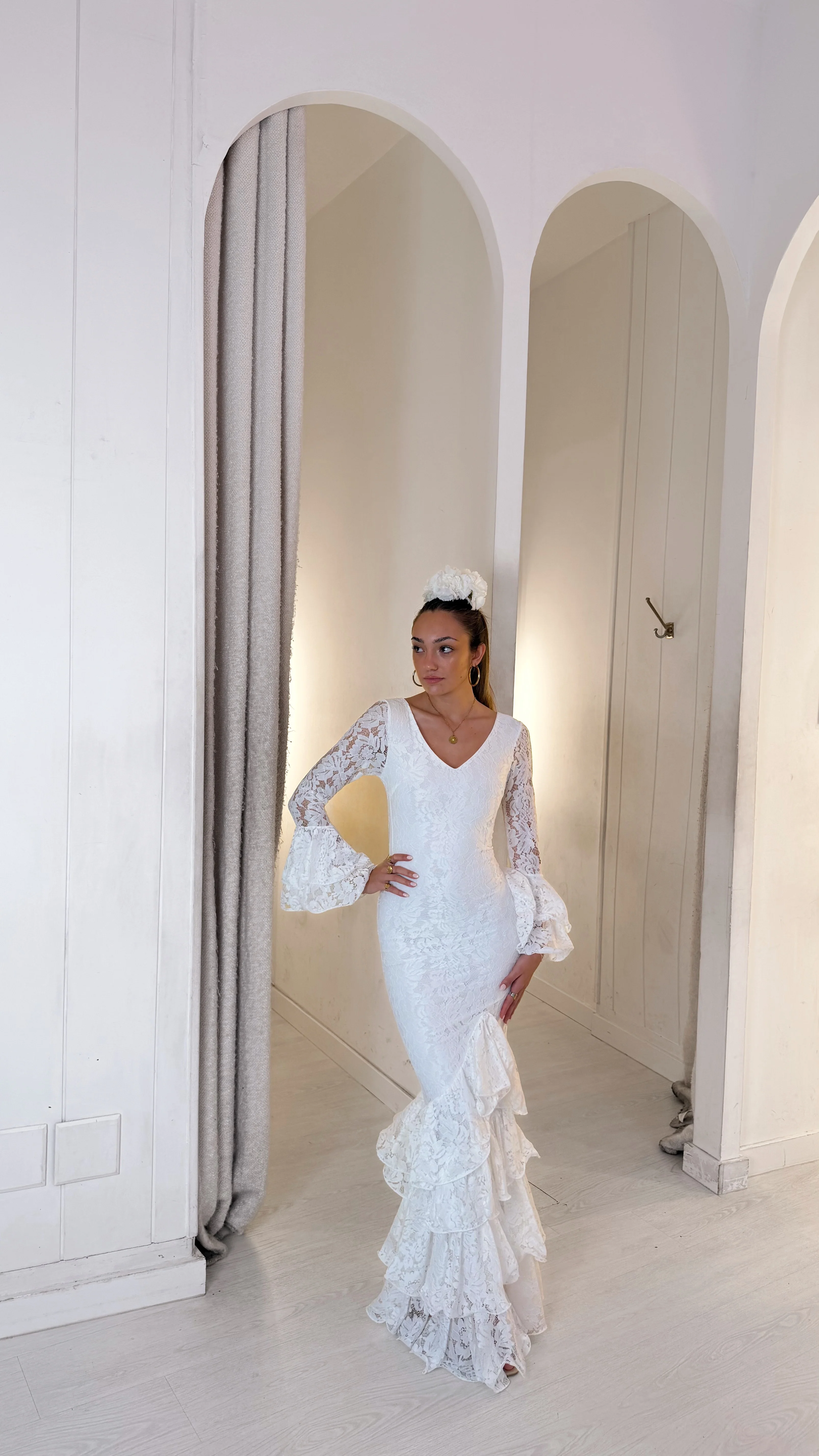 Abril - blanco - Image 2