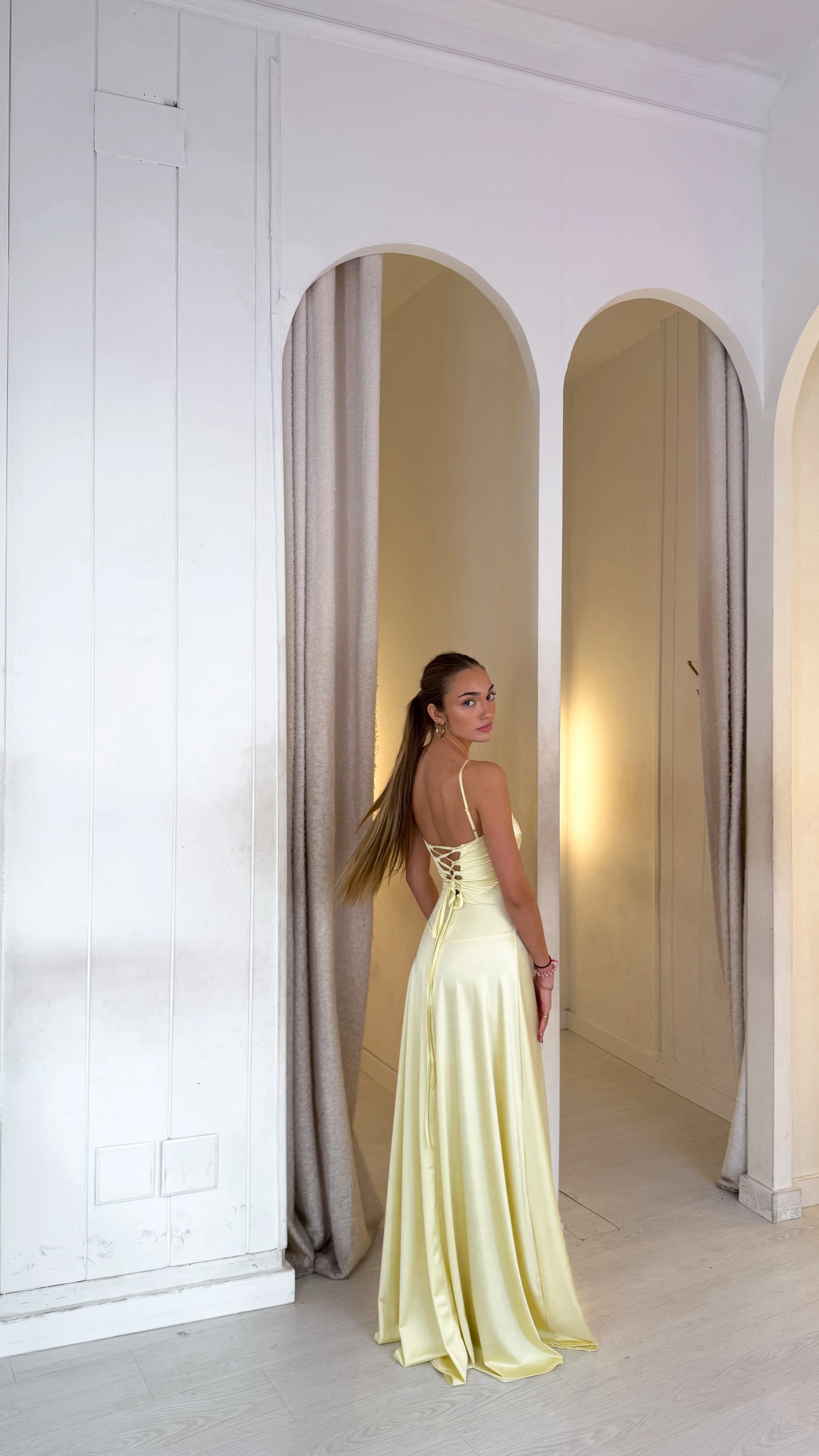 Alessandra dress - amarillo - Image 2
