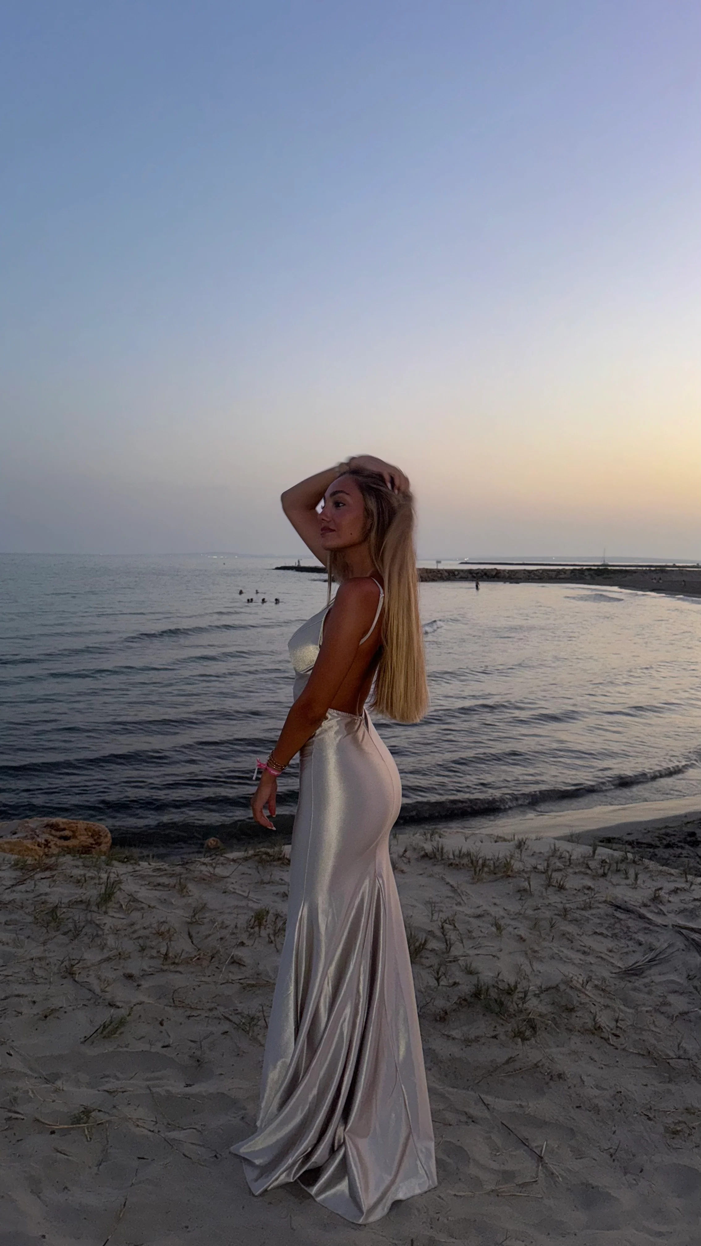 Berry dress - champagne - Image 7